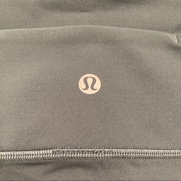 Lululemon mix and mesh crop leggings EUC - Picture 5 of 5